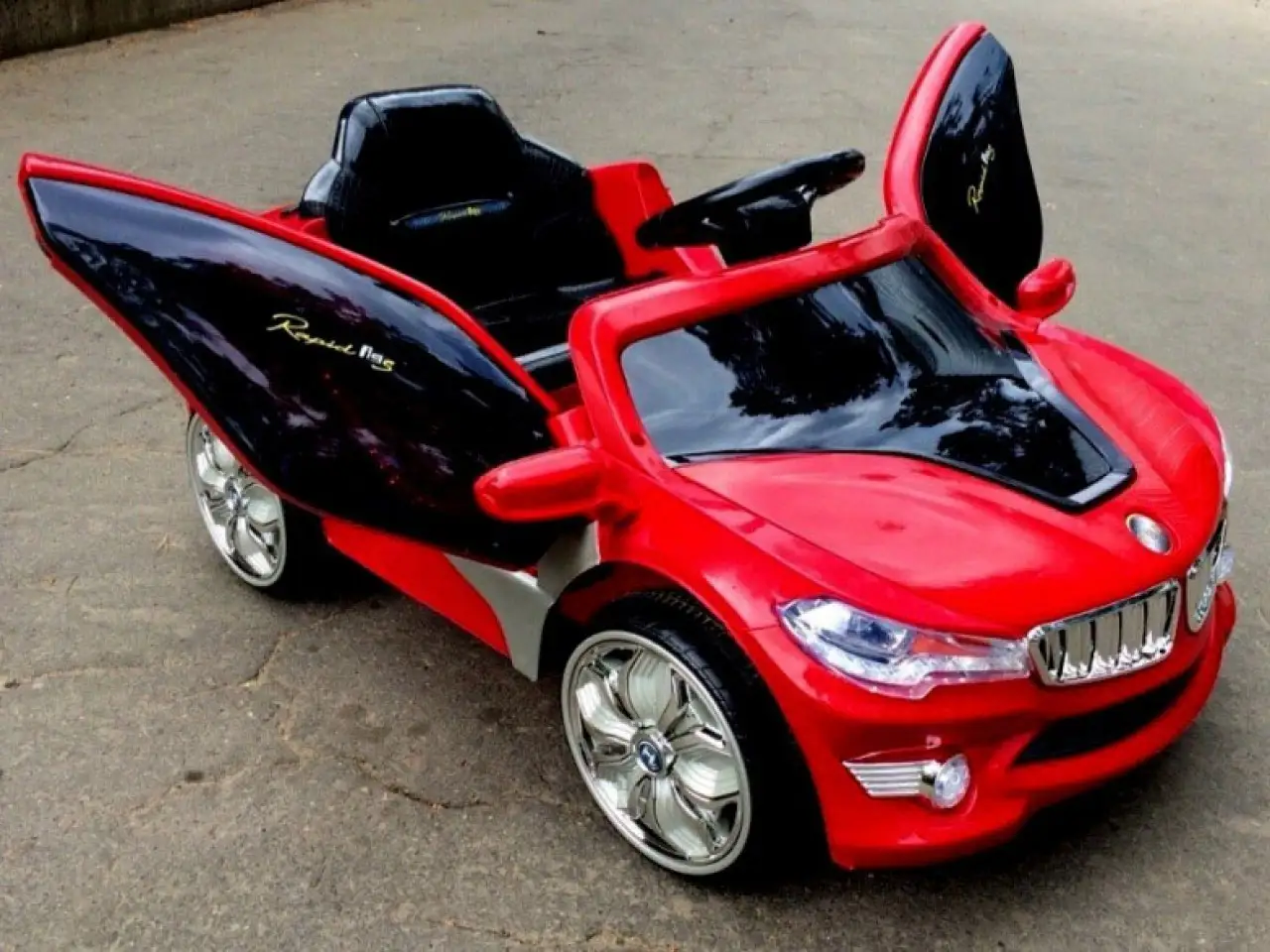 Электромобиль BMW o002oo с дистанционным управлением