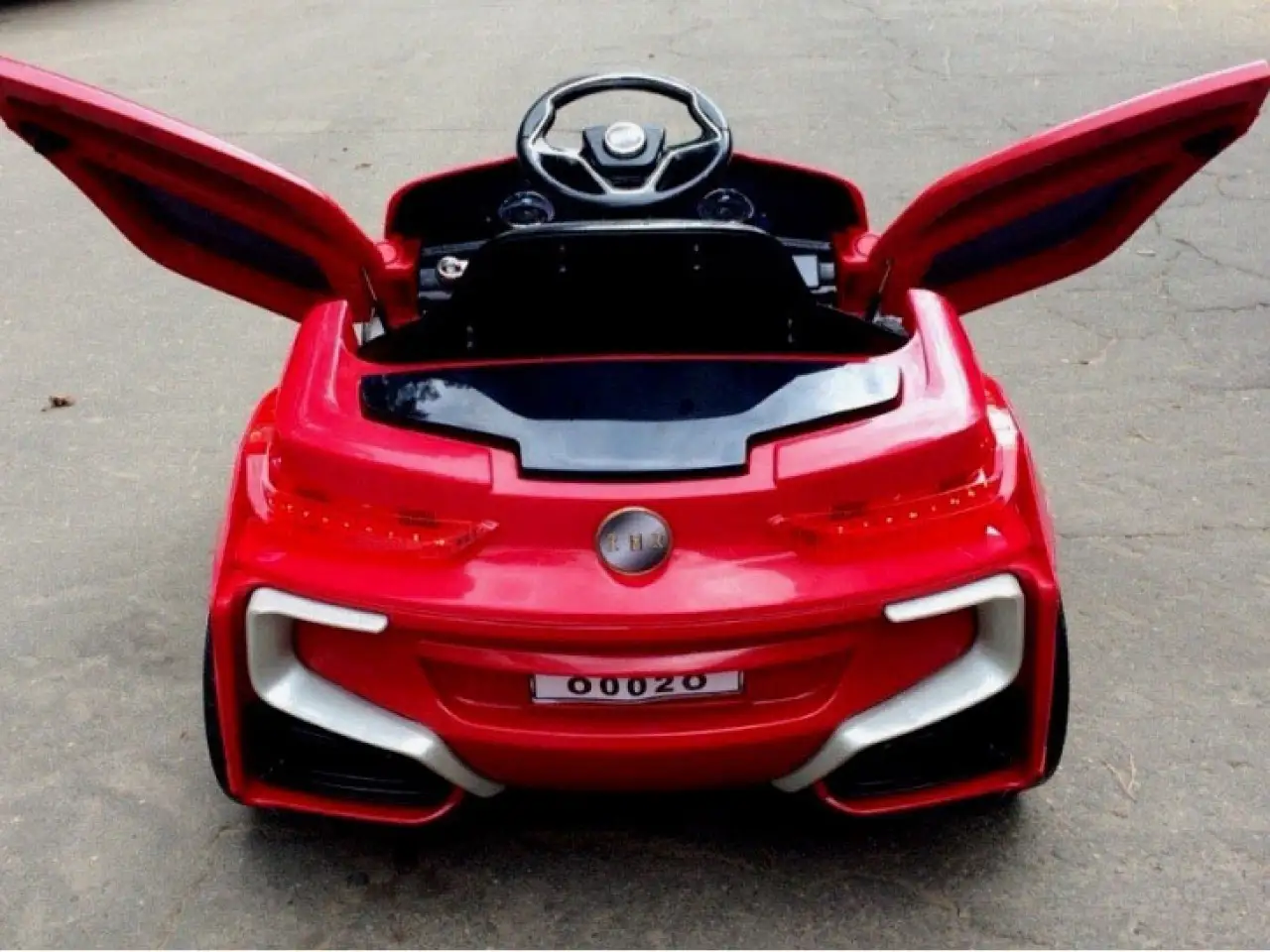 Электромобиль RIVERTOYS BMW o002oo VIP